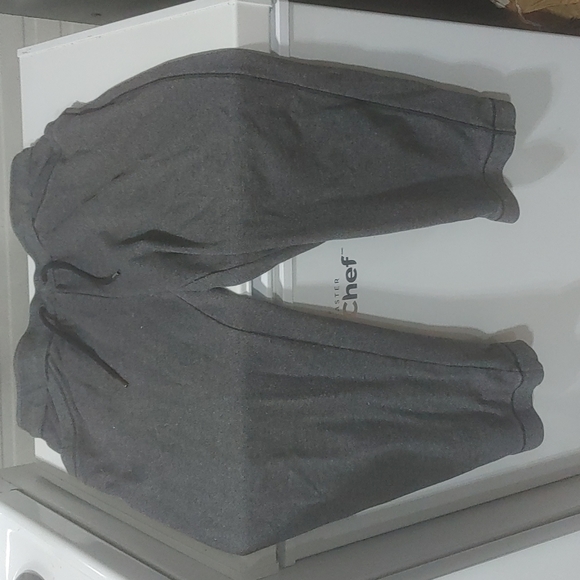 Under Armour pants - Picture 2 of 4